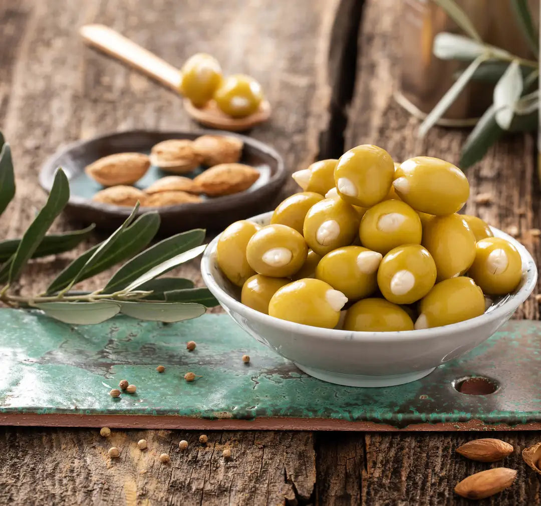 Grüne Oliven mit Mandelkern 265 g – Knackig, Nussig & Naturbelassen | Gourmet im Glas